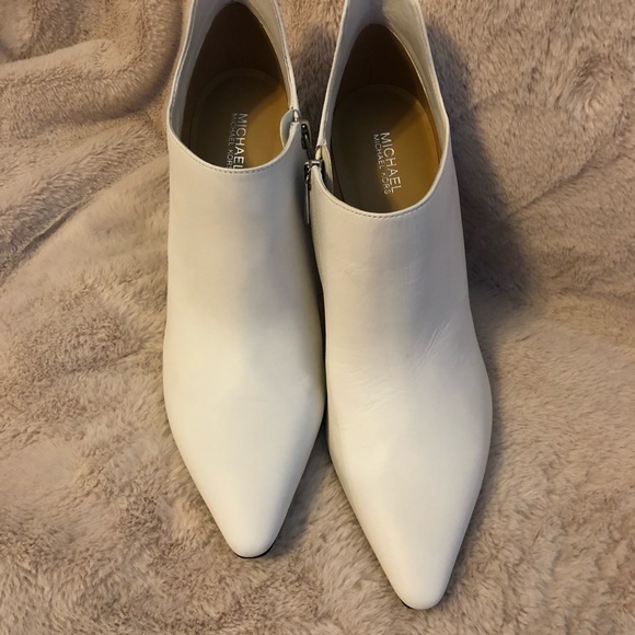 Michael Kors stiletto booties - Picture 3 of 6